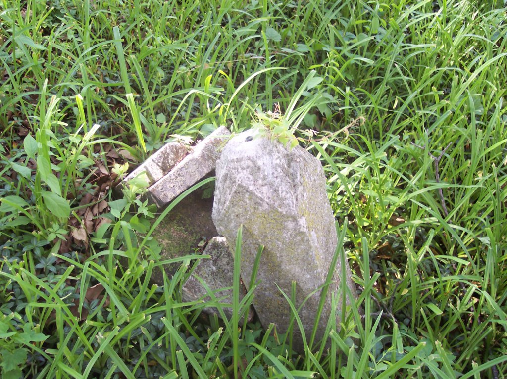 unknownpileofstones.jpg